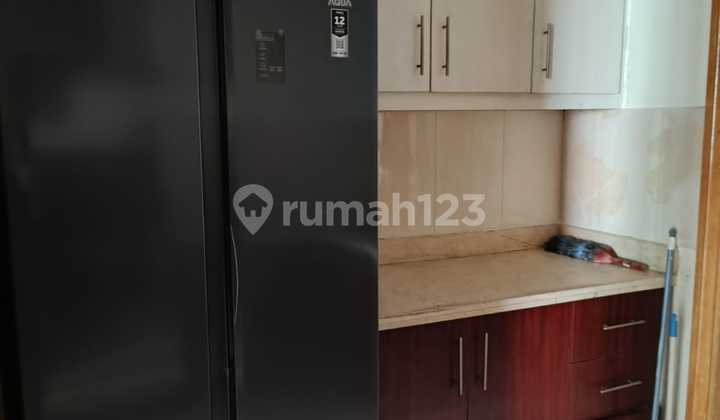 Apartment 3 BR Semi Furnished Senayan Jakarta Selatan 2