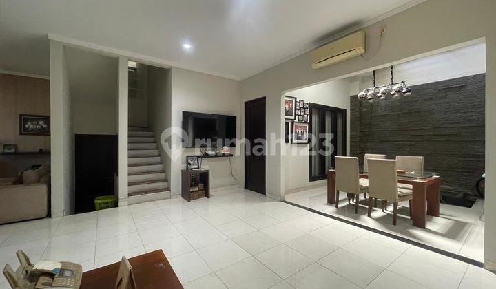 Rumah Bagus Semi Furnished SHM Bintaro, Tangerang Selatan