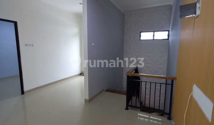 Nice House Unfurnished SHM Ciputat, South Tangerang 2