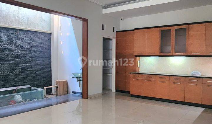 Rumah Bagus Semi Furnished di Pondok Indah, Jakarta Selatan 1