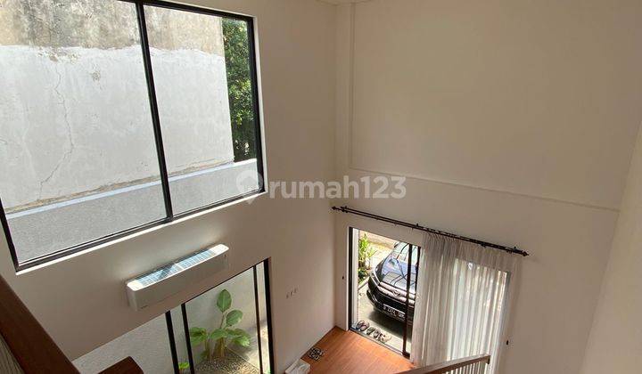 Rumah Sudah Renovasi Semi Furnished SHM - Sertifikat Hak Milik di Sektor 6 Bintaro Jaya
, Sektor 7-Bintaro 2