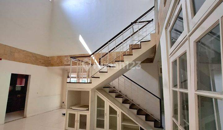 Rumah Semi Furnished SHM Bintaro, Tangerang Selatan 2