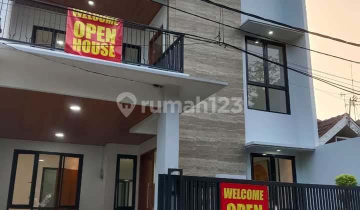 Rumah Bagus Semi Furnished SHM Graha Raya, Tangerang Selatan