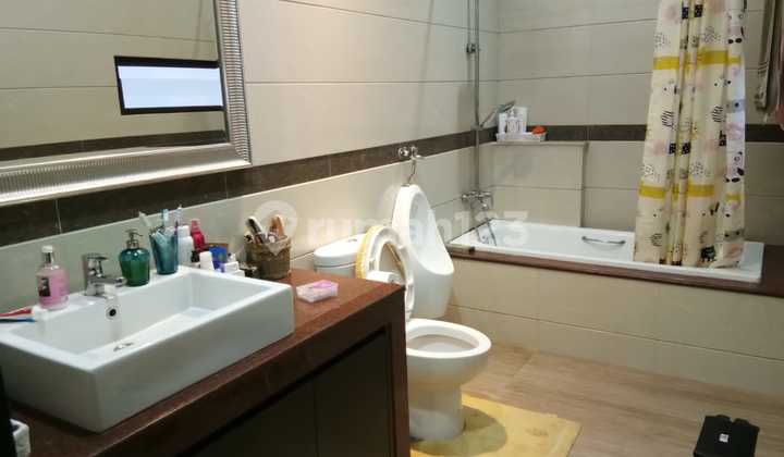 Rumah Bagus Semi Furnished SHM Sektor 7-Bintaro, Tangerang Selatan 2