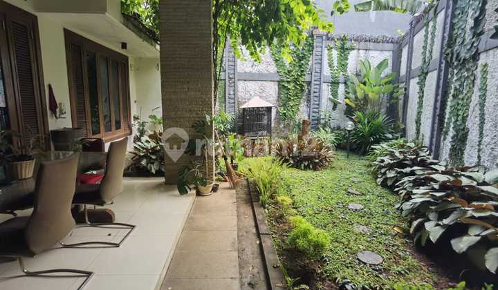 Rumah Bagus Semi Furnished SHM Bintaro, Tangerang Selatan 2