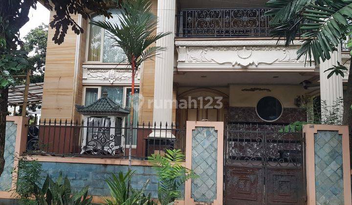 Dijual Rumah hoek di Pulomas 2