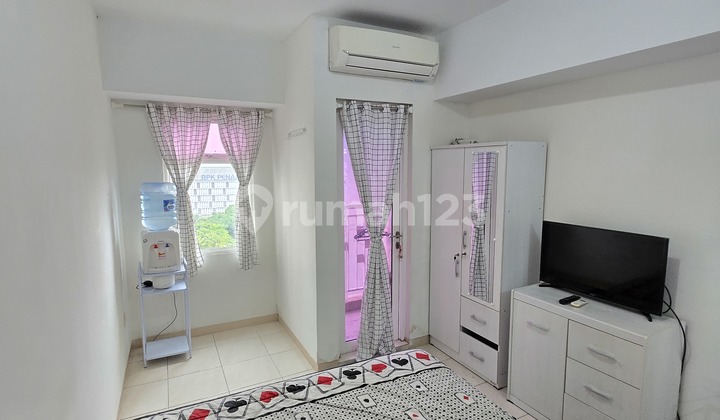 Apt Springlake Summarecon Bekasi Furnished Good View Pool Cheap