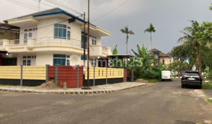 Rumah Taman Modern Cakung Jakarta Murah Bagus Luas