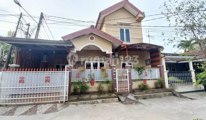 Rumah Luas 175 M2 Posisi Hook di Harapan Indah 1, Bekasi