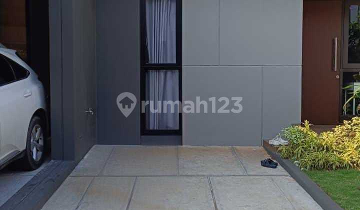 Rumah di Summarecon Crown Gading, Cluster Regia, Bekasi. Rumah di Summarecon Crown Gading, Cluster Regia, Bekasi.