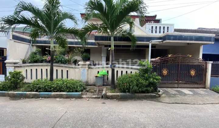 Dijual Rumah Siap Huni Di  Jalan Utama Taman Cikunir Indah Bekasi Selatan