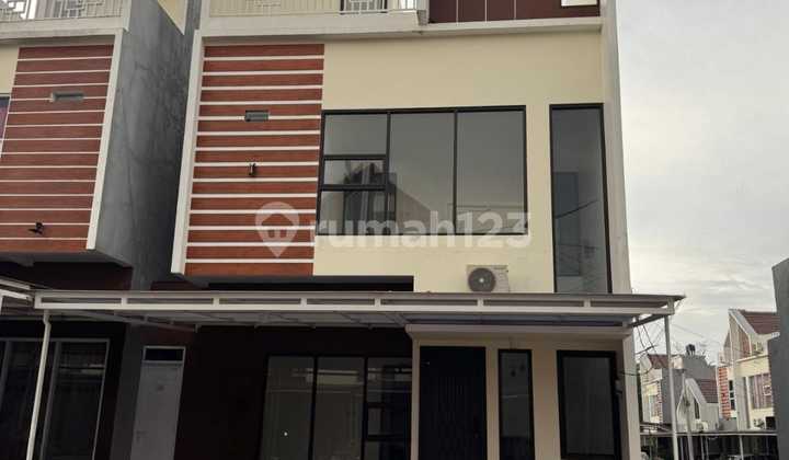 Rumah Baru 2½ Lantai Semi-Furnished di Cimuning, Bekasi.