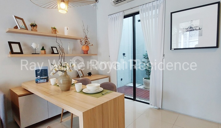 Rumah Split level Minimalis Baru Furnish Design interior harga 2M an dekat Pakuwon dan Graha Family Surabaya barat 3