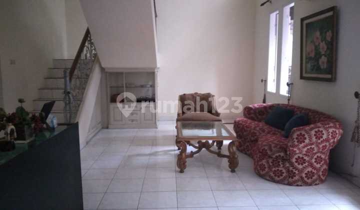 Hunian Cantik 2 Lantai Siap Huni Disewakan Periode Pertahun