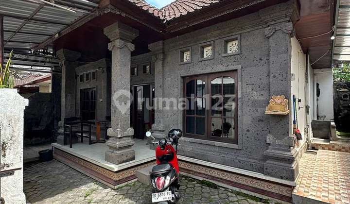Bali Style House with 3 Bedrooms in Brawa