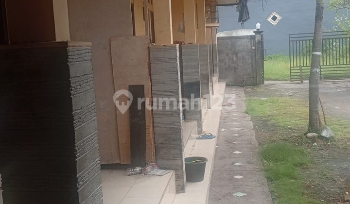 Kost 5 Rooms Spacious Yard with Additional 1 Shophouse 2