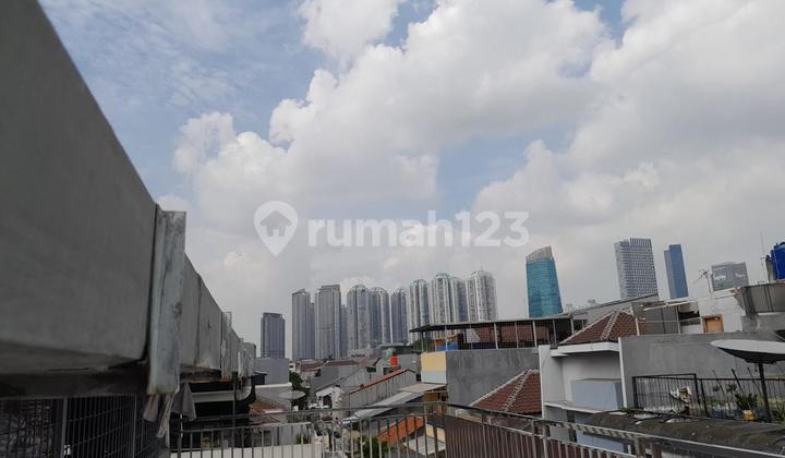 Dijual Kos Kosan di Tomang 130M² 20Br 4 Lantai Semi Furnished 2