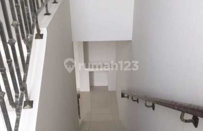 FOR SALE HOUSE IN NEW VIVACIA BSD CLUSTER 10x18m² 4+1BR 2