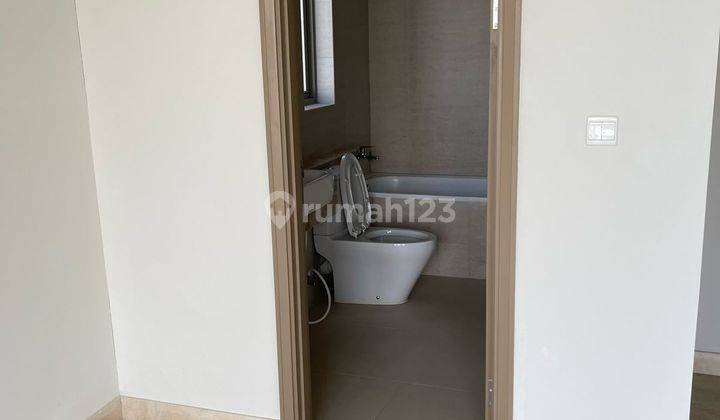 Dijual Apartemen Gold Coast 3+1br Hoek Sea View 113m2 2