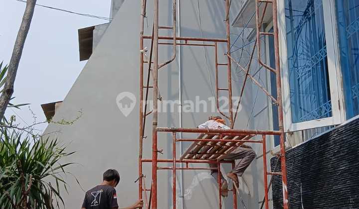 DIJUAL RUMAH DI GRAWISA WIJAYAKUSUMA SHM 165m² 3+1BR 2