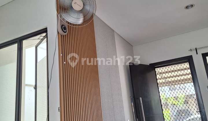 FOR SALE MINIMALIST HOUSE IN BSD ILUSTRIA 112m² 3+1BR FURNISHED 2