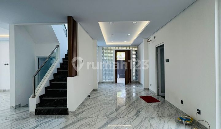 RUMAH DI METRO PERMATA 1 SHM 15x14m² 4+1BR RUMAH DI METRO PERMATA 1 SHM 15x14m² 4+1BR