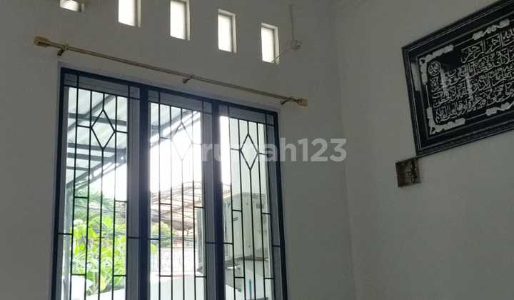 Dijual Rumah Duren Sawit Ikip Siap Huni SHM 2 Lantai bisa Nego
