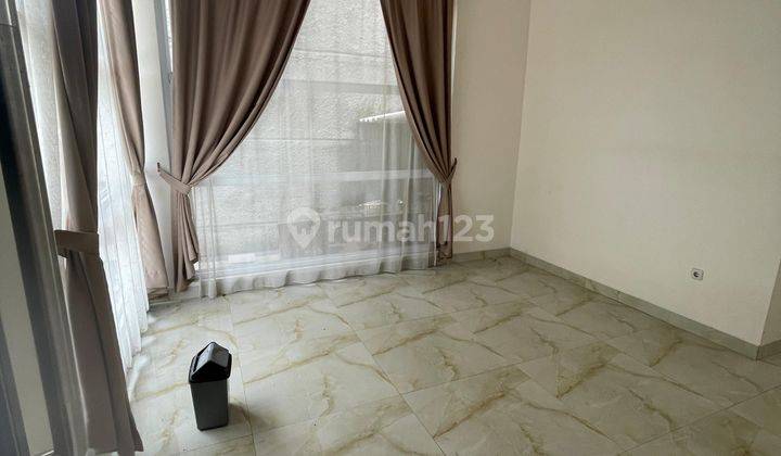 Dijual Rumah di Alam Sutera Palma 12x25m² 5+1BR Furnished 2