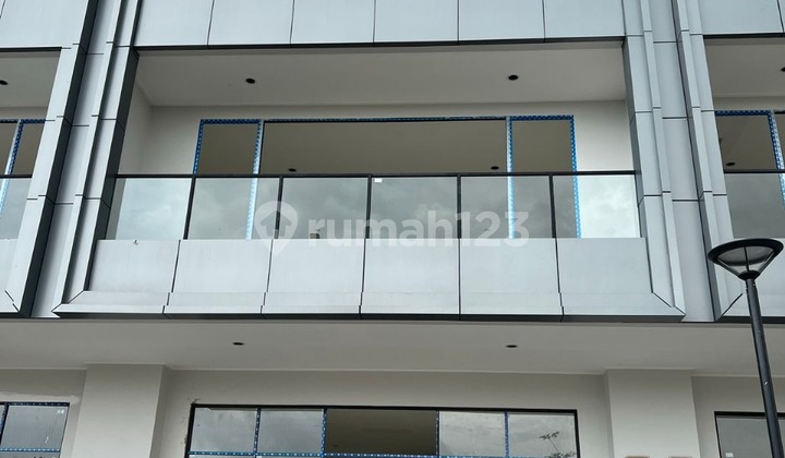 DIJUAL RUKO DI MARINA BAY PASIR PUTIH PIK 2 8x21m² 6 LANTAI