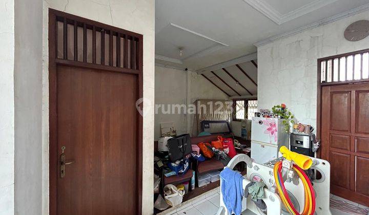 Dijual Rumah di Jl Pemuda Depok, Depok SHM 598m² 4+1BR 2 Lantai 2