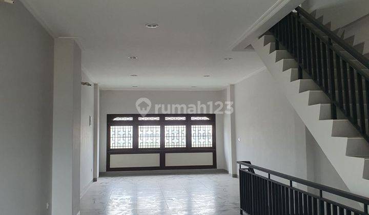 Disewakan Ruko di Pik 2 4,5x16m² 3 Lantai 1