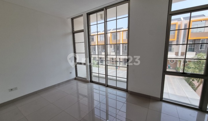 DIJUAL RUMAH MURAH DI PIK 2 6x15m² 3+1BR 2 LANTAI SHM  2