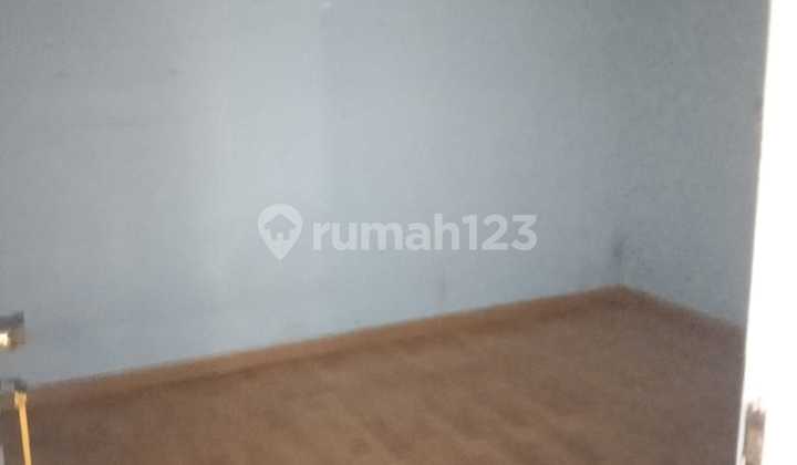 For Sale: House on Jl Komplek Alam Raya, SHM 6x15m², 4BR, 2 Floors 2