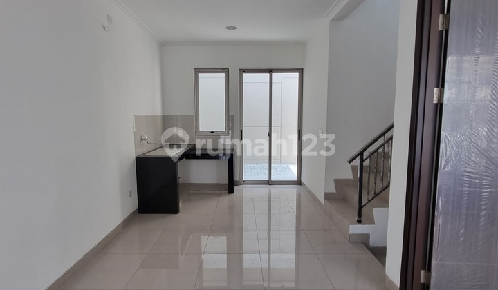 DIJUAL RUMAH MURAH DI PIK 2 6x15m² 3+1BR 2 LANTAI SHM 