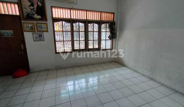 DIJUAL RUMAH DI JELAMBAR SELATAN 5x20m² 4+1BR SHM 2