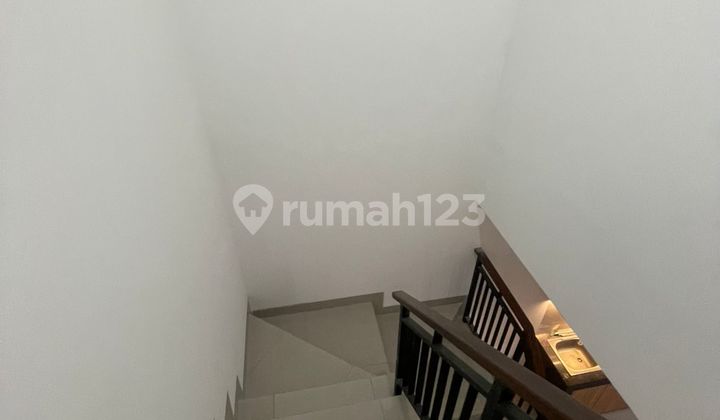 DIJUAL RUMAH PIK 2 TAHAP 1 8x10m² 3+1BR 3 LANTAI 2