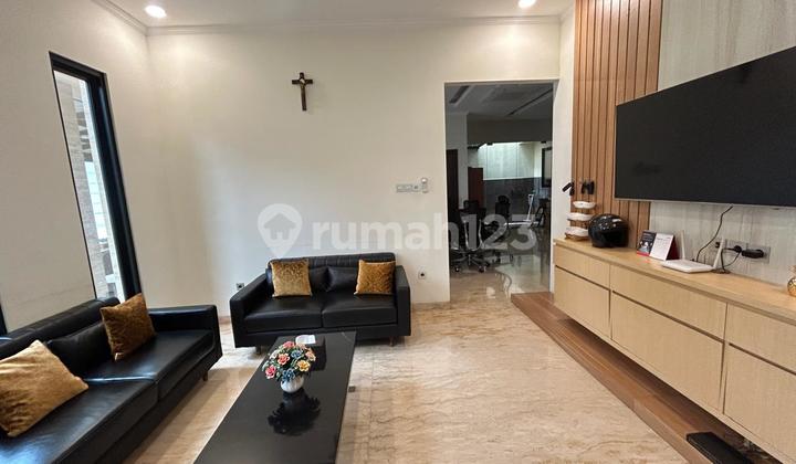FOR SALE HOUSE IN BSD SERPONG 17x20.5m² 4+1BR 2 STORIES 2