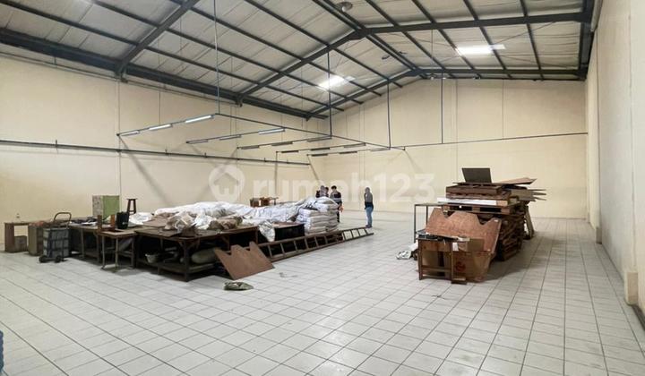 DISEWAKAN GUDANG DI MUTIARA KOSAMBI DADAP 15x30m²