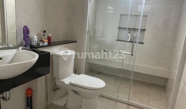 DISEWAKAN RUMAH DI GOLF ISLAND 12x25m² 4+1BR 2,5 LANTAI 2