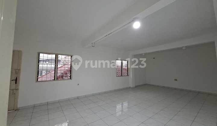 DIJUAL RUMAH MEWAH DI GREEN GARDEN 12x25m² 4+2BR UNFURNISHED 2