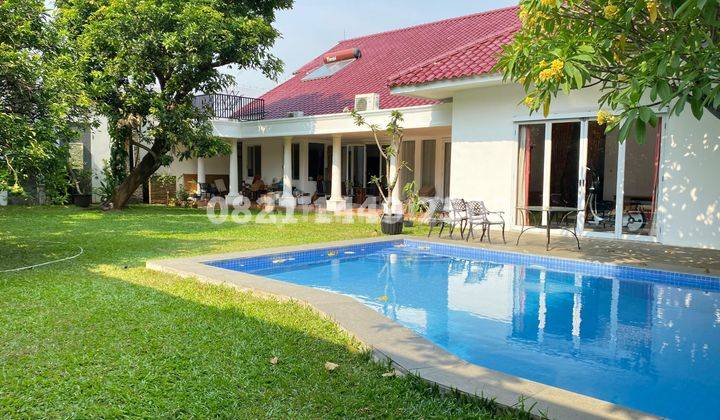 Rumah Cantik Asri Dengan Private Pool Full Furnish 2