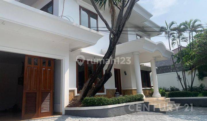 Rumah Siap Huni Dengan Private Pool Dan Halaman Luas 1