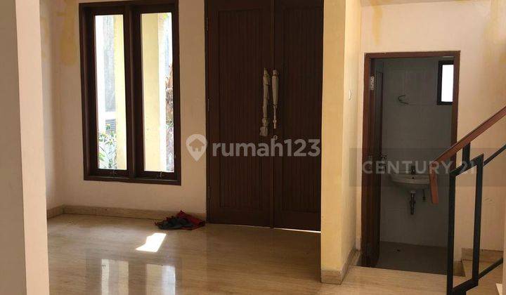 Rumah 2 Lantai Dalam Townhouse Dekat Pintu Tol Dan Citos 2