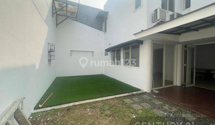 Rumah 2 Lantai Semi Furnished Di Serenia Hills Lebak Bulus 2