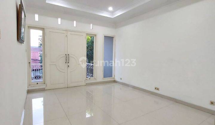 Rumah 2 Lantai Semi Furnished SHM di Kelapa Gading, Jakarta Utara 2