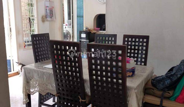 Rumah 2 Lantai Semi Furnished SHM di Jagakarsa, Jakarta Selatan 1