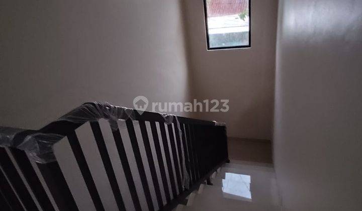 Dijual Rumah Baru Modern Minimalis SHM di Vila Melati Mas Bsd 2