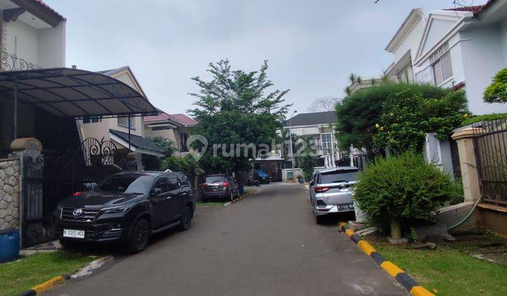 Dijual Rumah Mewah Keren 3 Lantai di Puspita Loka Bsd 2