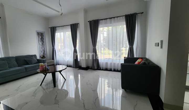 House For Sale: Cluster Crystal Summarecon Gd.serpong 2