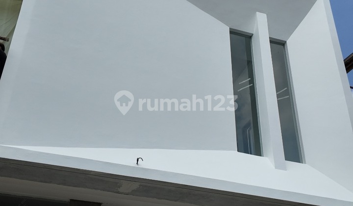 FOR SALE 3-Story Luxury Ready-to-Live Home in Cosmo The Icon BSD FOR SALE 3-Story Luxury Ready-to-Live Home in Cosmo The Icon BSD